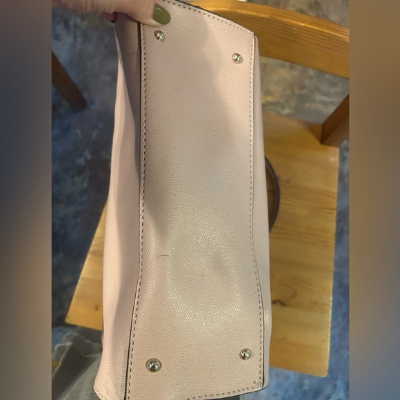 Like new Guess purse - Picture 6 of 6